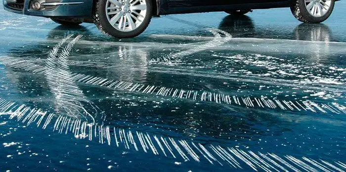 Шипованные шины незаменимы на льду