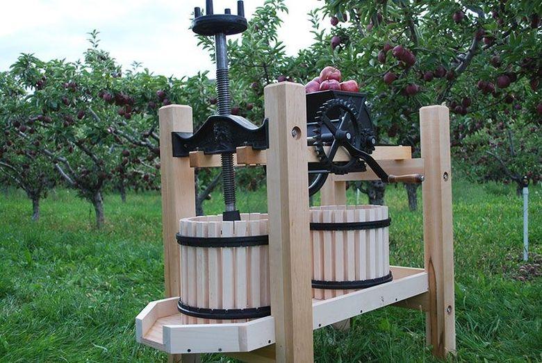 Механический пресс для яблок